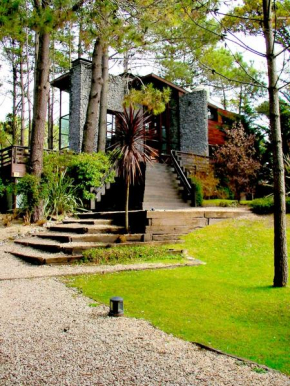 Отель Altos Medanos Cabañas & Club de Bosque  Мар Де Лас Пампас